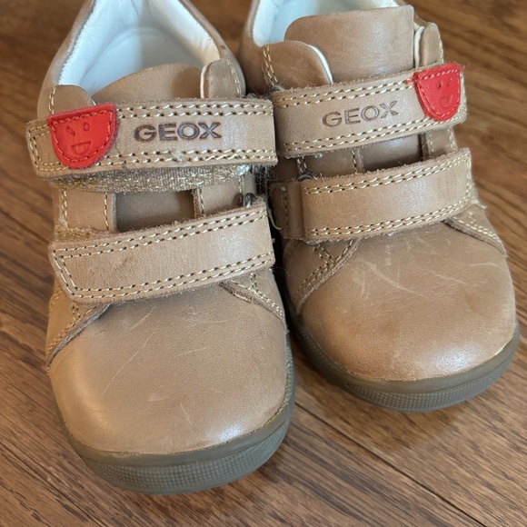 Toddler GEOX shoes - Picture 3 of 3